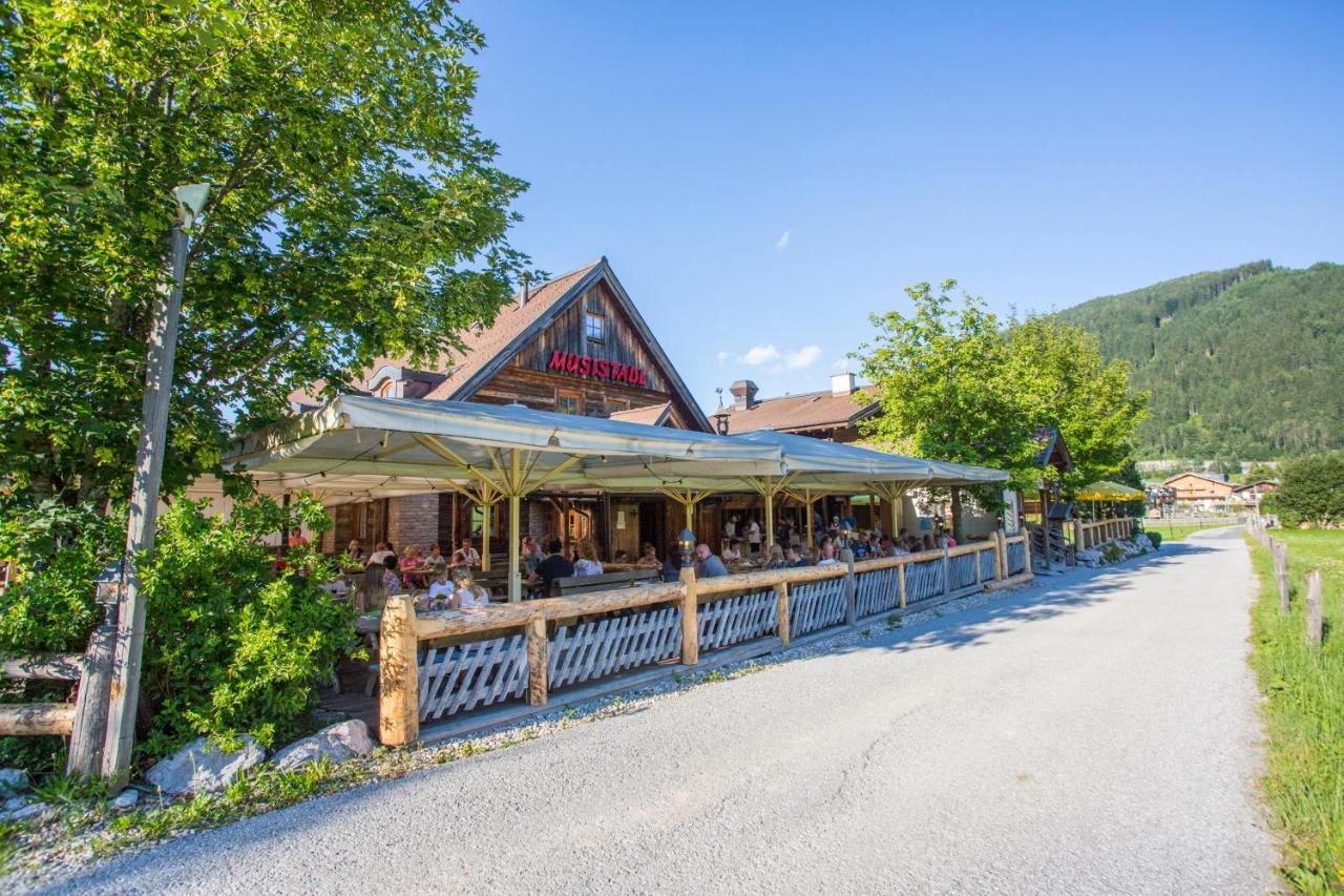 Alpenchalets Flachauer Gutshof Exterior photo