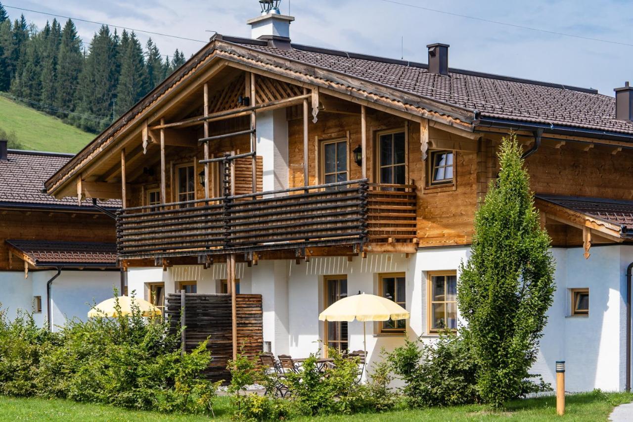Alpenchalets Flachauer Gutshof Exterior photo