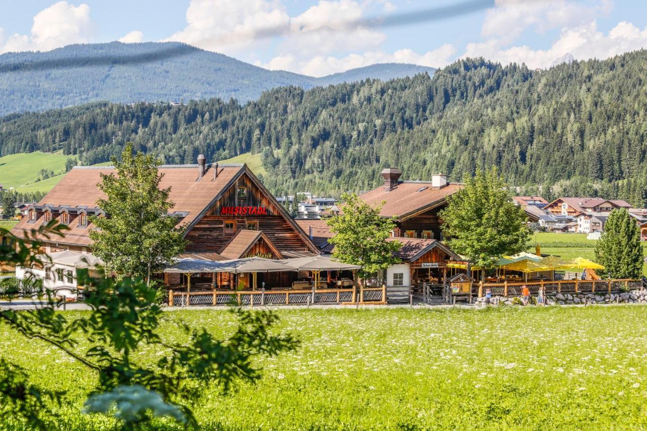 Alpenchalets Flachauer Gutshof Exterior photo