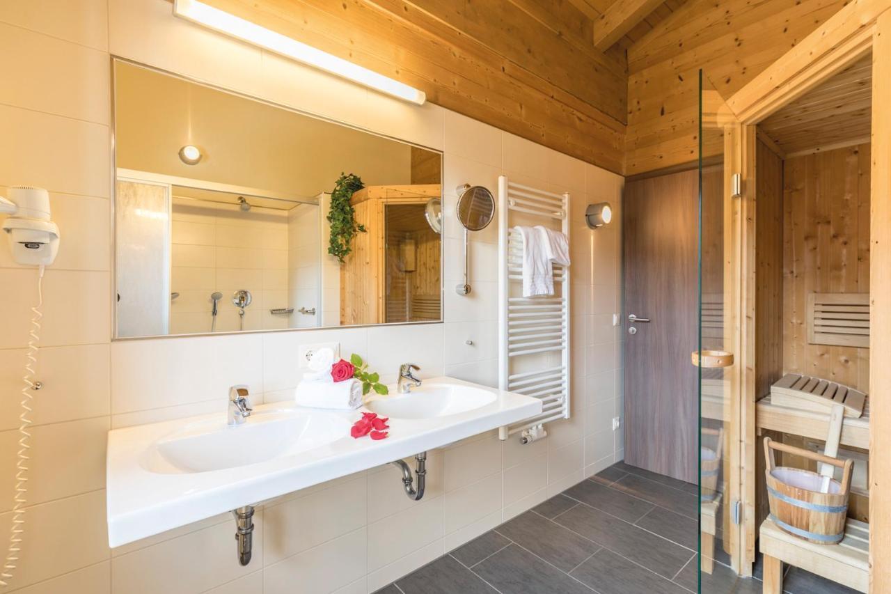 Alpenchalets Flachauer Gutshof Exterior photo